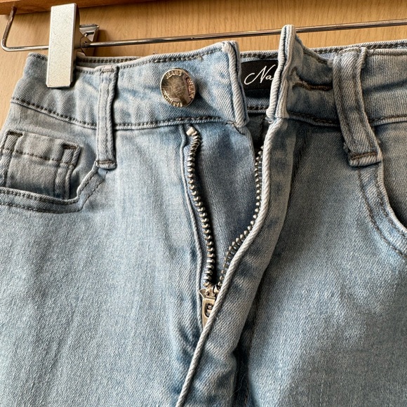 NVGTN XS Navishape Light Wash Ripped Jeans - Picture 5 of 9